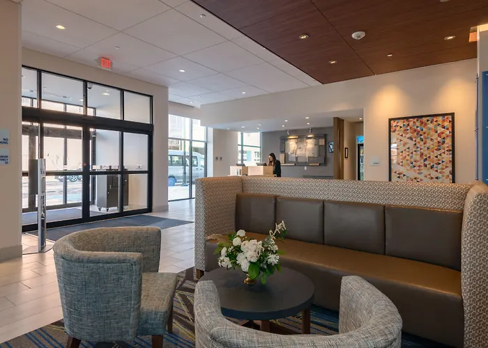 Express & - Downtown - Arts District By Ihg