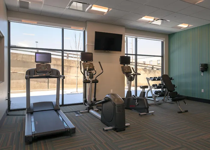 Express & - Downtown - Arts District By Ihg