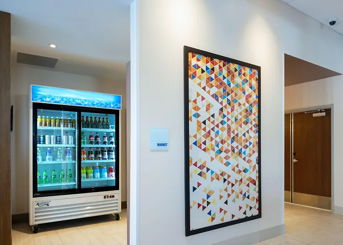 Express & - Downtown - Arts District By Ihg Hotel