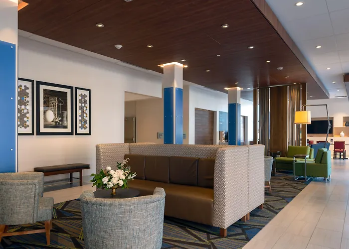 Express & - Downtown - Arts District By Ihg