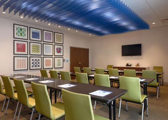 Express & - Downtown - Arts District By Ihg 3* Tulsa