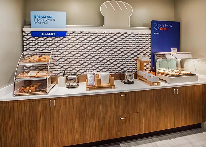 Express & - Downtown - Arts District By Ihg 3* Tulsa