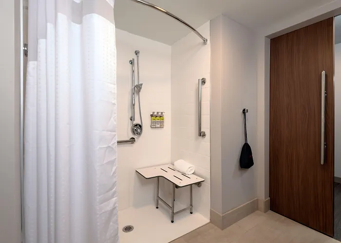Express & - Downtown - Arts District By Ihg Tulsa