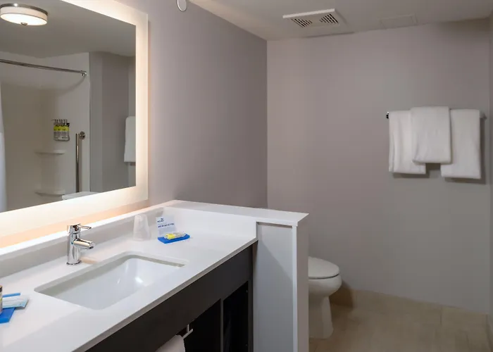 Express & - Downtown - Arts District By Ihg Hotel Tulsa
