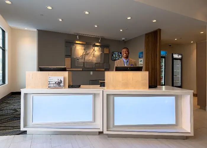 Express & - Downtown - Arts District By Ihg Tulsa